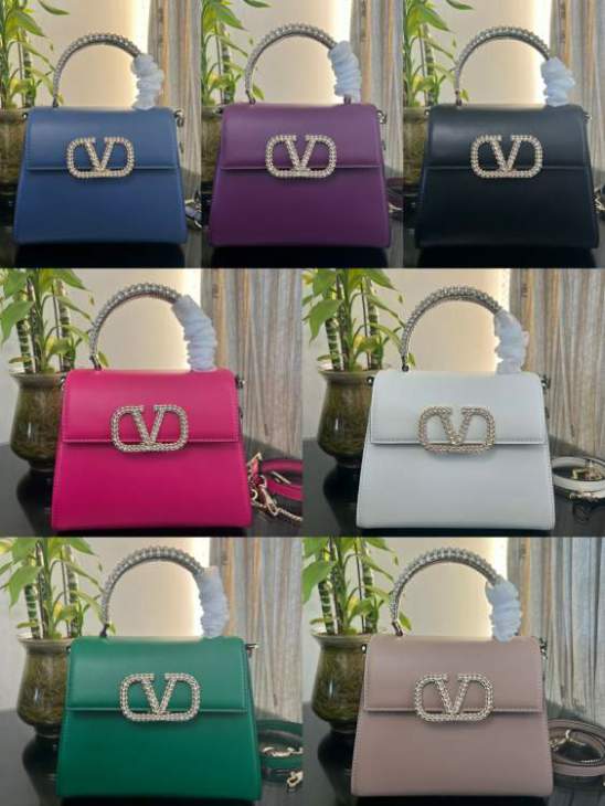 Picture of Valentino Handbags _SKUfw127623534fw